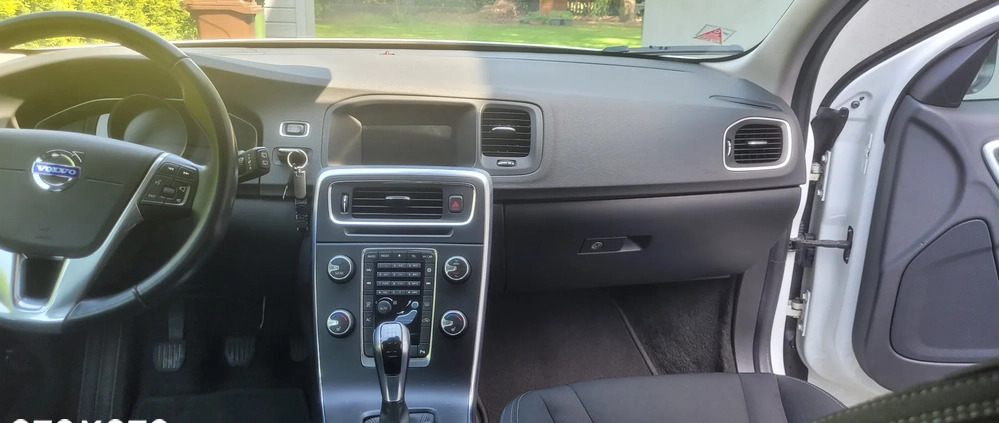 Volvo V60 cena 44500 przebieg: 160000, rok produkcji 2015 z Wolsztyn małe 29